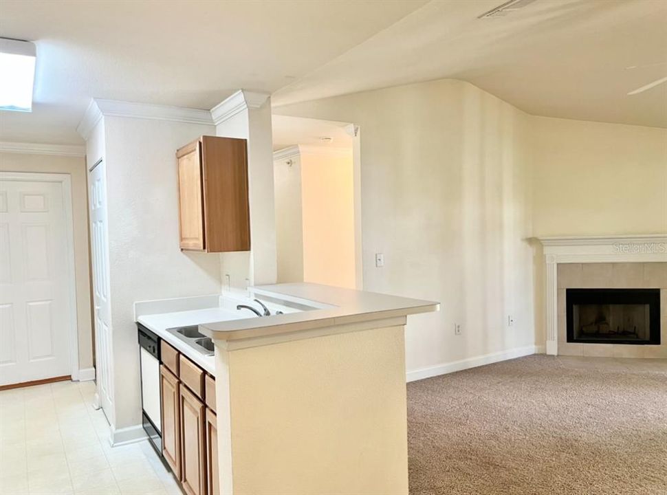 В аренду: $1,695 (2 спален, 2 ванн, 1133 Квадратных фут)