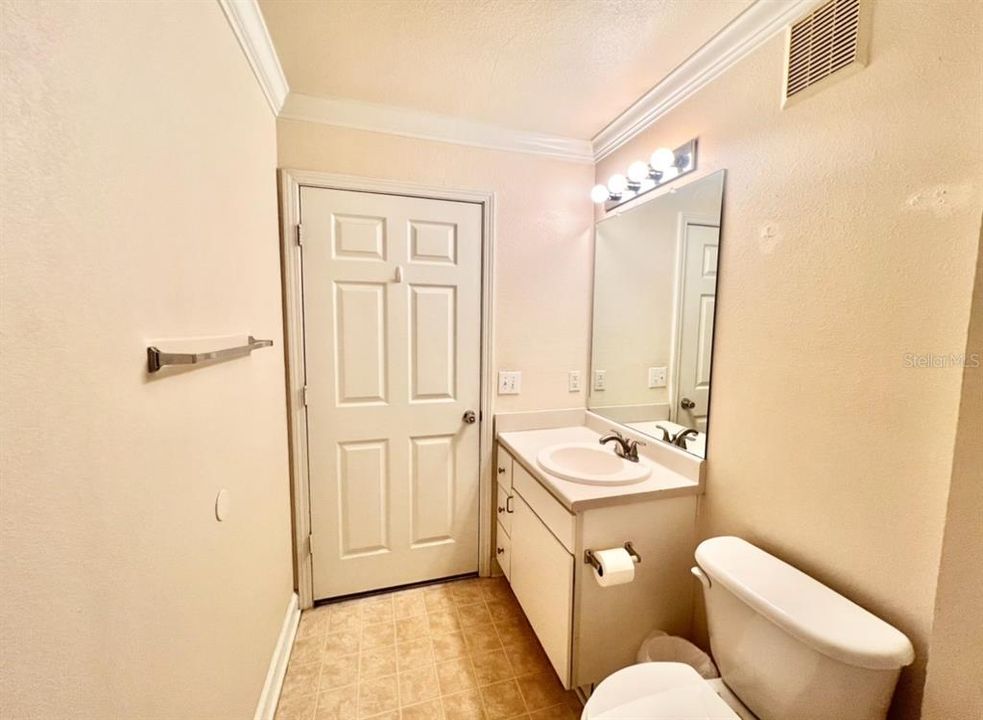 В аренду: $1,695 (2 спален, 2 ванн, 1133 Квадратных фут)