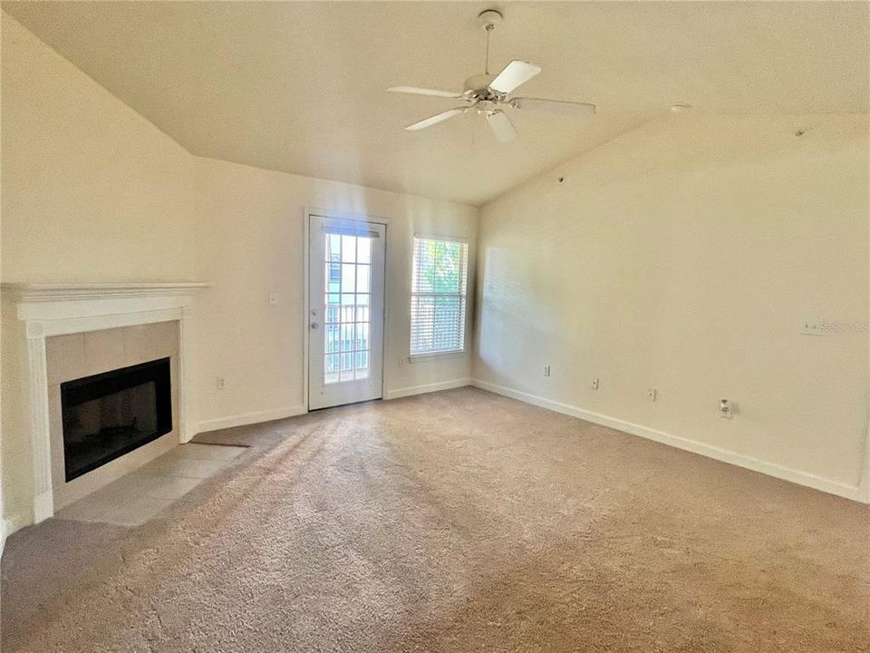 В аренду: $1,695 (2 спален, 2 ванн, 1133 Квадратных фут)