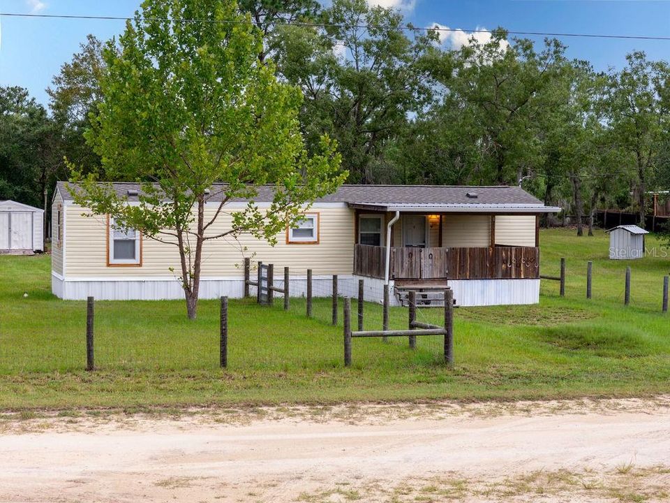 На продажу: $184,500 (2 спален, 1 ванн, 728 Квадратных фут)