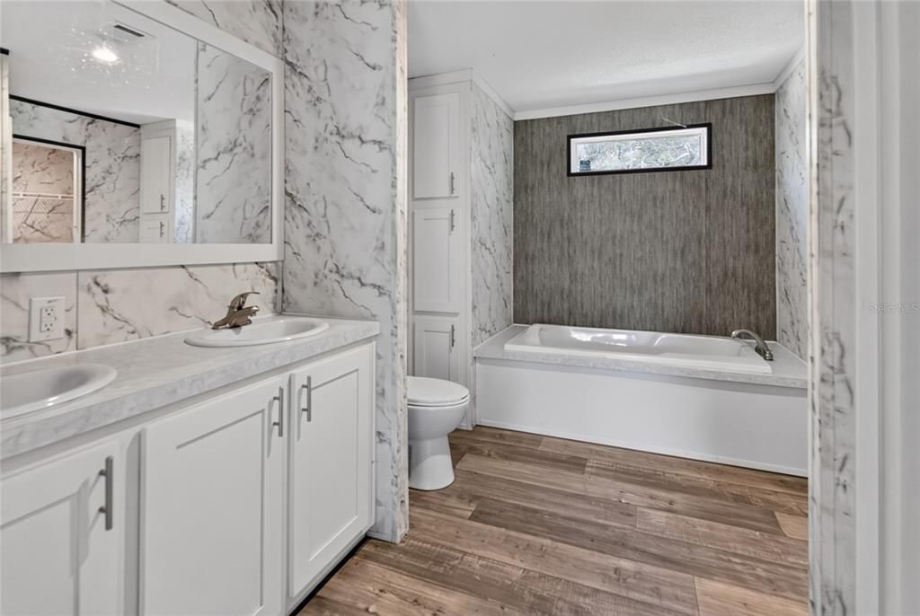 На продажу: $229,997 (3 спален, 2 ванн, 1539 Квадратных фут)
