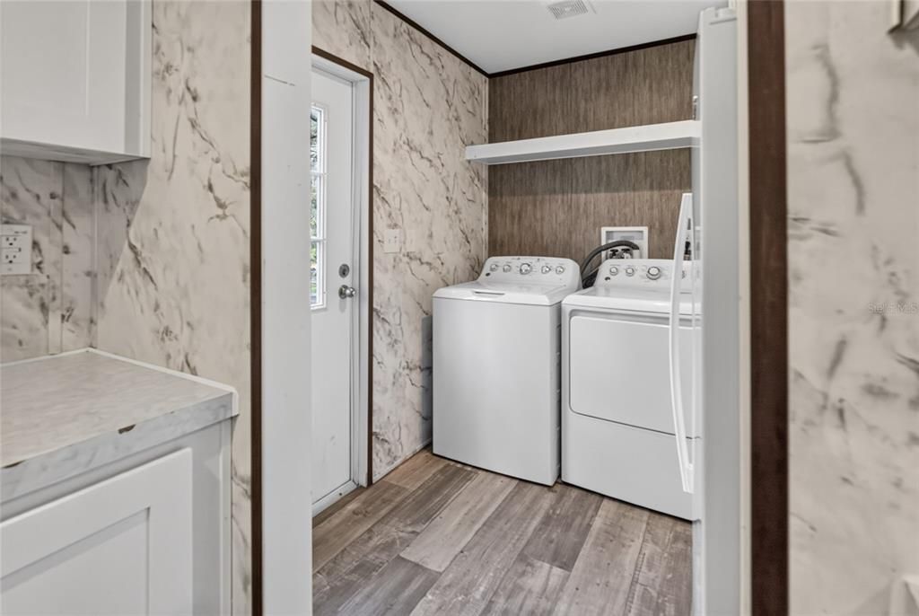 На продажу: $229,997 (3 спален, 2 ванн, 1539 Квадратных фут)