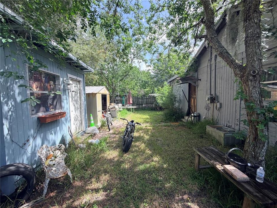 Activo con contrato: $165,000 (2 camas, 1 baños, 912 Pies cuadrados)
