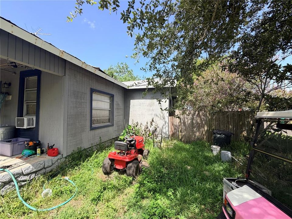 Activo con contrato: $165,000 (2 camas, 1 baños, 912 Pies cuadrados)