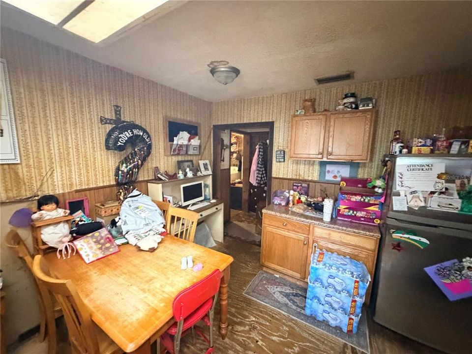 Activo con contrato: $165,000 (2 camas, 1 baños, 912 Pies cuadrados)