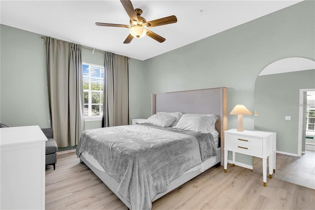 В аренду: $1,900 (2 спален, 2 ванн, 1150 Квадратных фут)