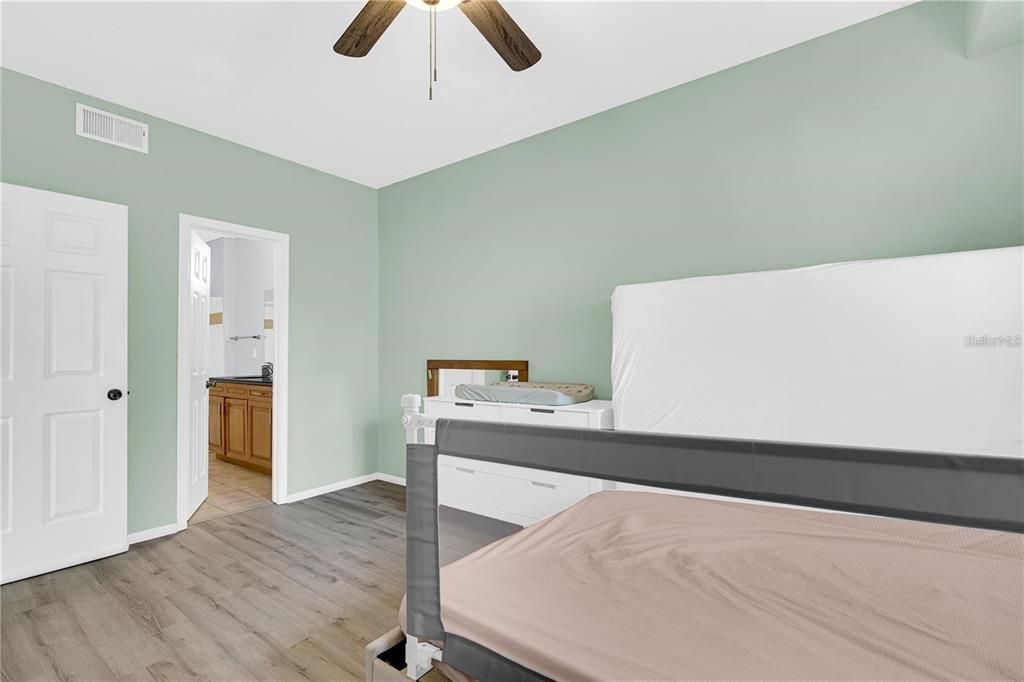 В аренду: $1,900 (2 спален, 2 ванн, 1150 Квадратных фут)