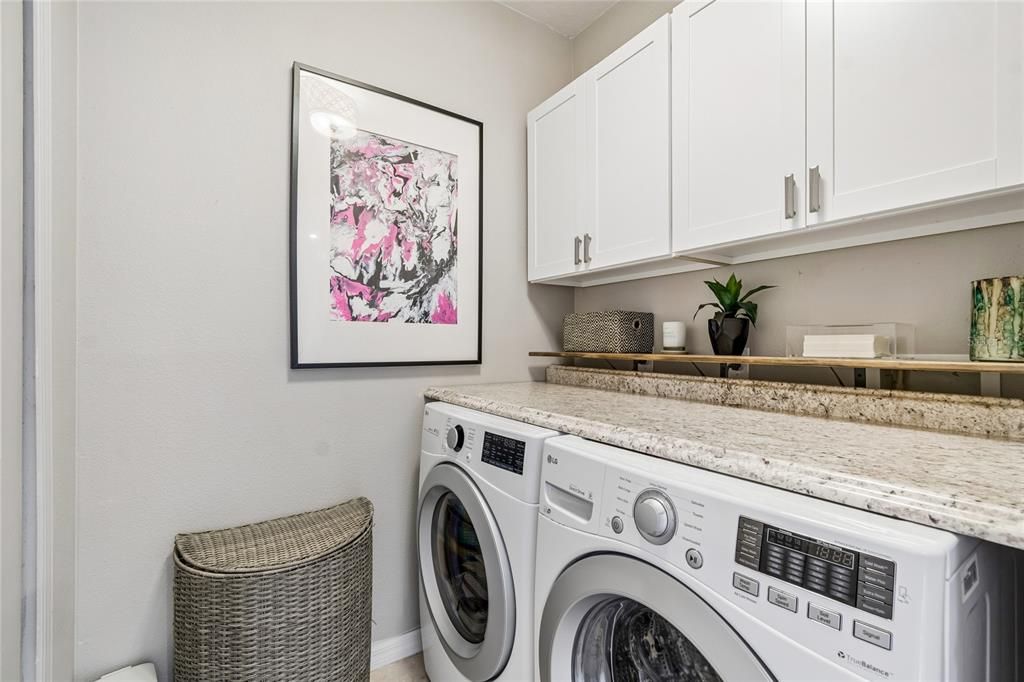 En Venta: $650,000 (4 camas, 2 baños, 3030 Pies cuadrados)