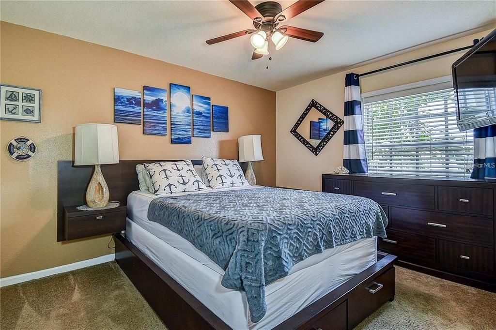 En Venta: $364,000 (2 camas, 1 baños, 774 Pies cuadrados)