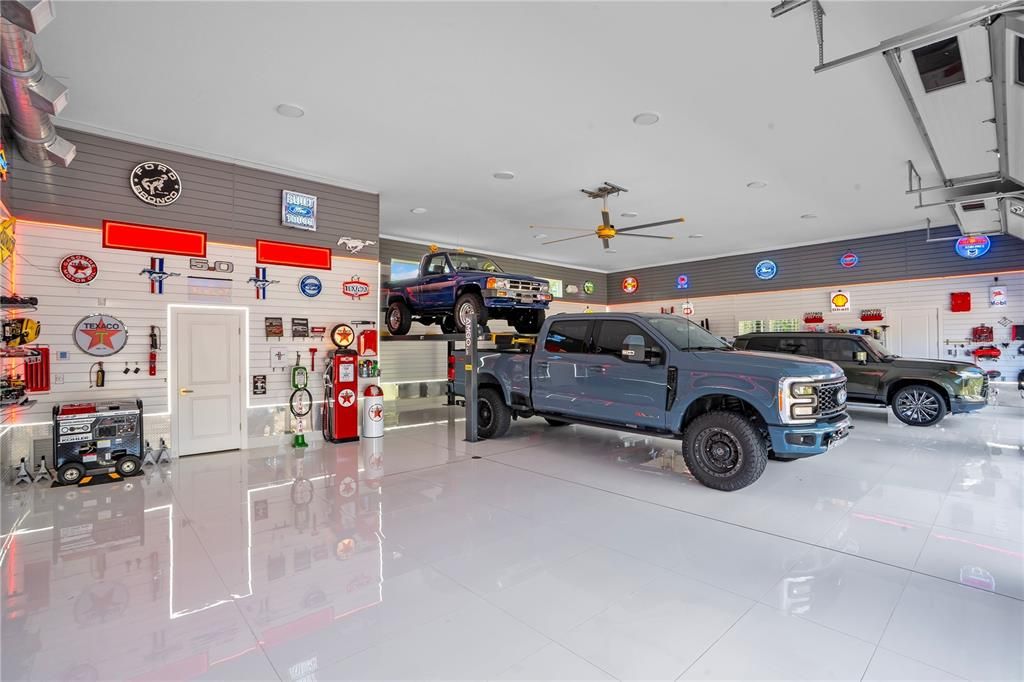 На продажу: $1,360,000 (6 спален, 5 ванн, 2654 Квадратных фут)