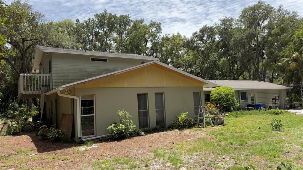 Activo con contrato: $899,000 (5 camas, 5 baños, 4900 Pies cuadrados)