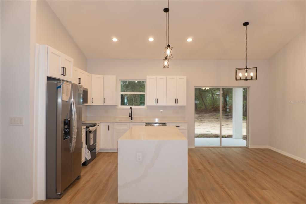 For Sale: $279,000 (3 beds, 2 baths, 1392 Square Feet)