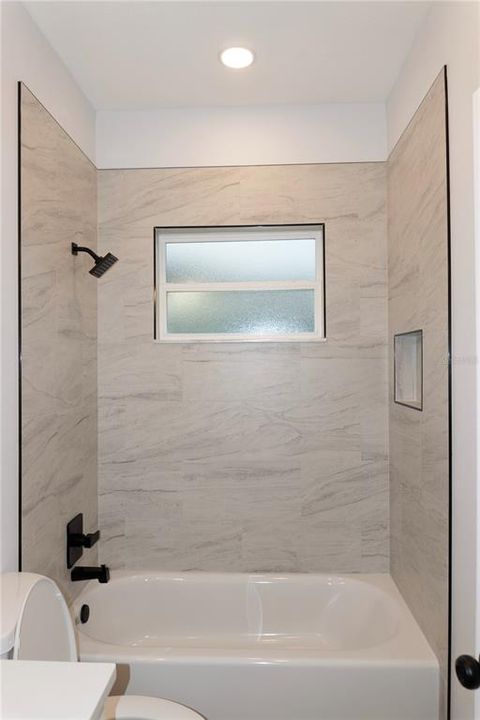 For Sale: $279,000 (3 beds, 2 baths, 1392 Square Feet)
