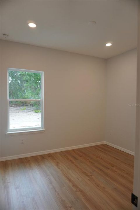 For Sale: $279,000 (3 beds, 2 baths, 1392 Square Feet)