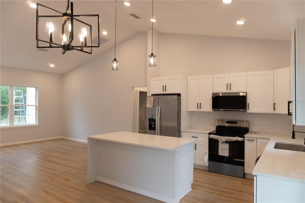 For Sale: $279,000 (3 beds, 2 baths, 1392 Square Feet)