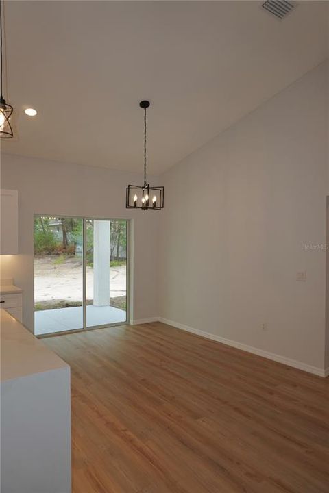 For Sale: $279,000 (3 beds, 2 baths, 1392 Square Feet)