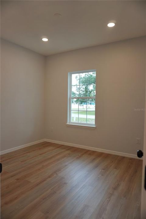 For Sale: $279,000 (3 beds, 2 baths, 1392 Square Feet)