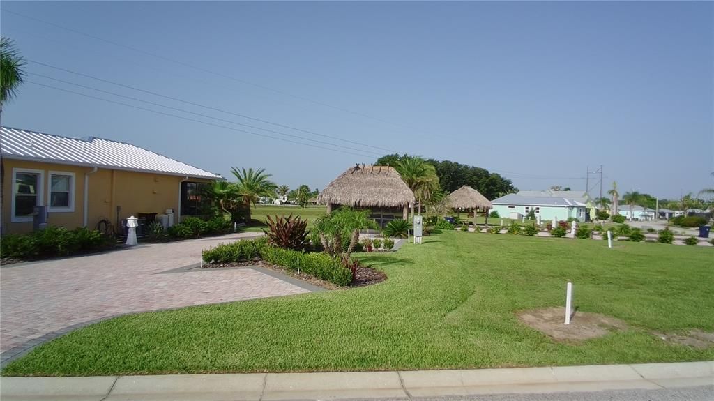 На продажу: $187,000 (0.08 acres)