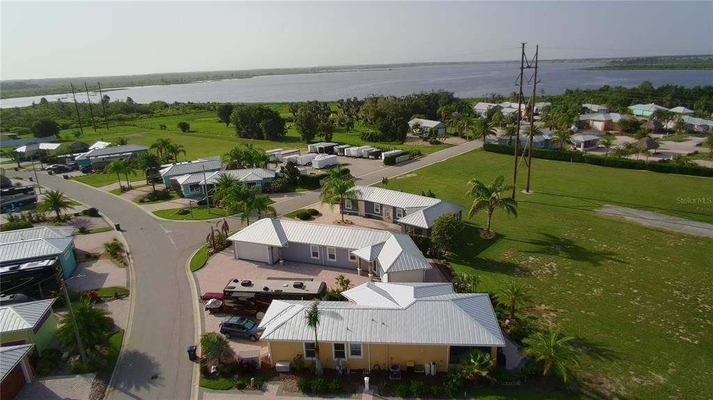 На продажу: $187,000 (0.08 acres)