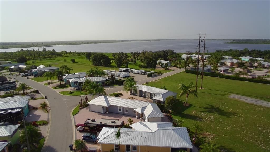 На продажу: $187,000 (0.08 acres)