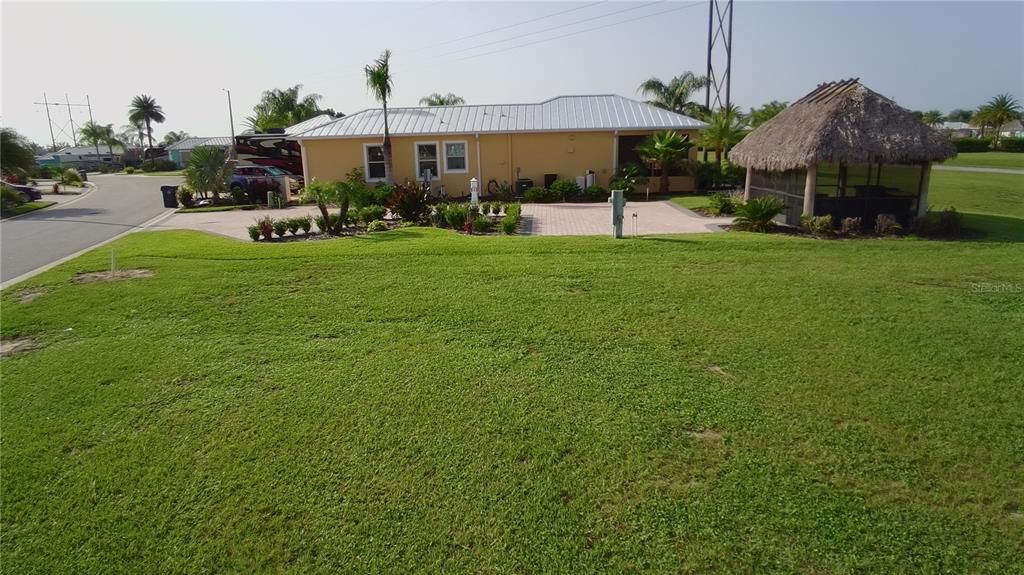 На продажу: $187,000 (0.08 acres)