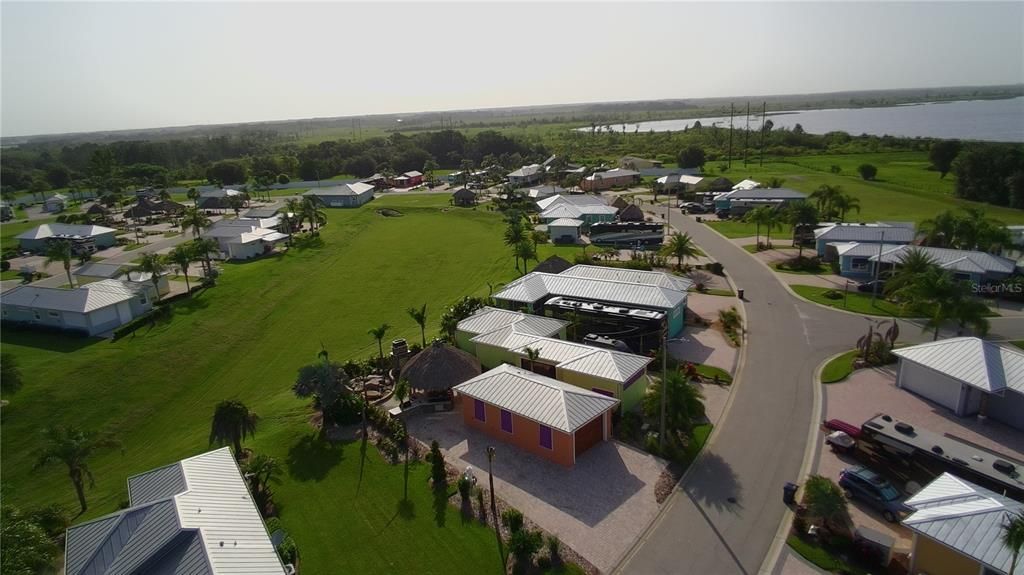 На продажу: $187,000 (0.08 acres)