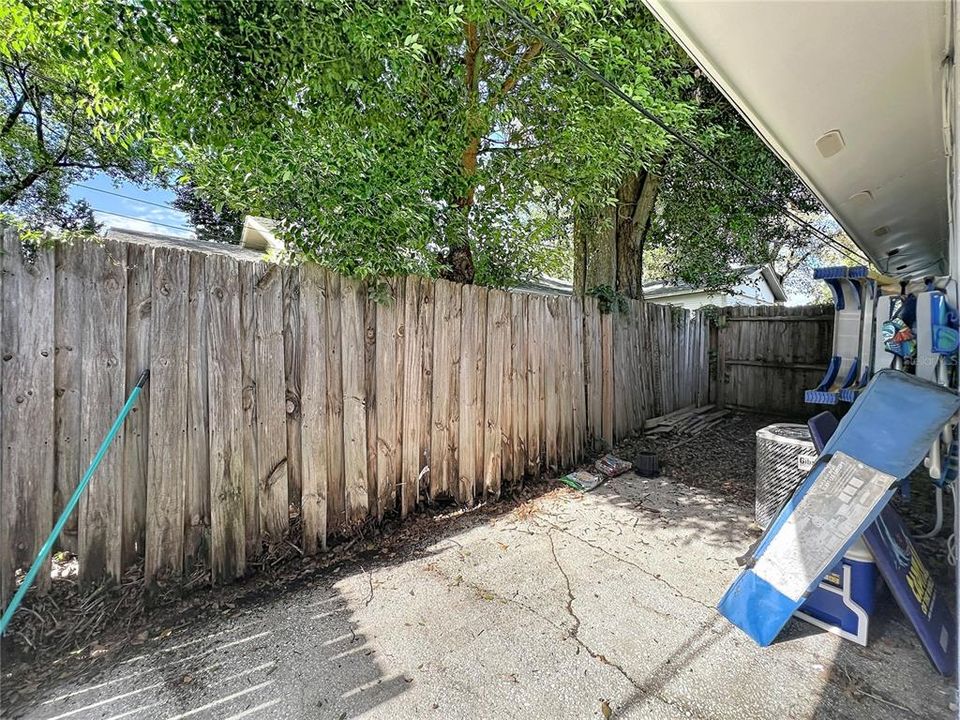 Active With Contract: $1,139,000 (12 beds, 0 baths, 5766 Square Feet)