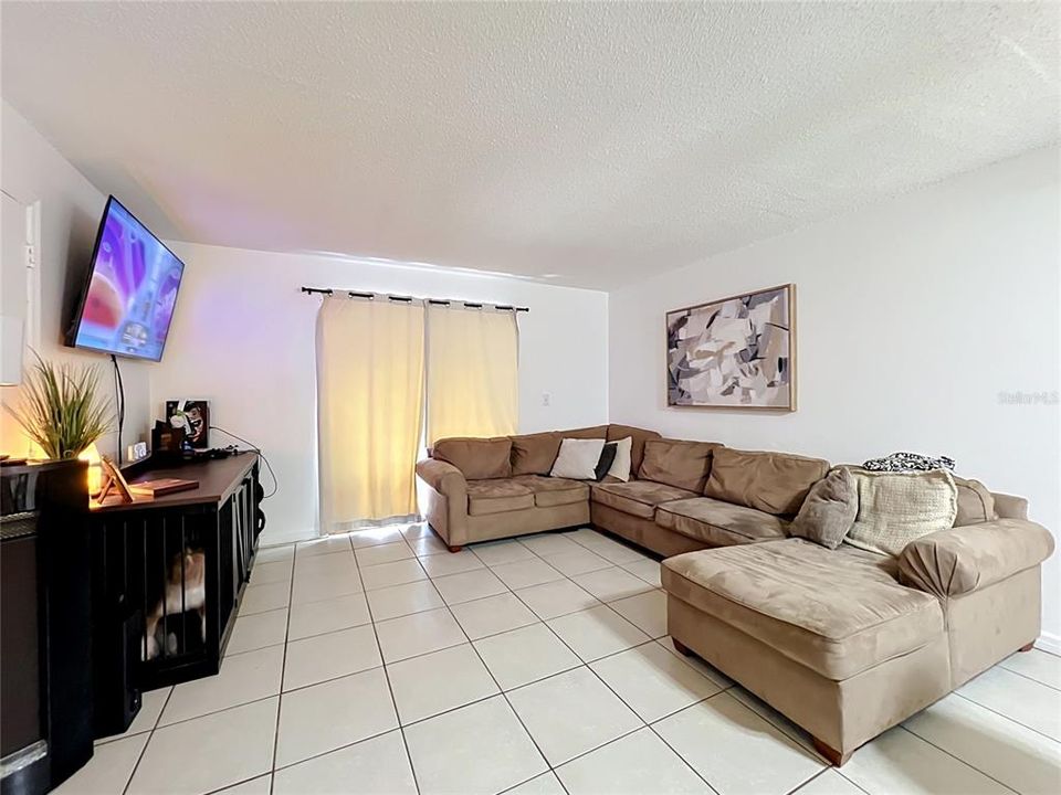 Active With Contract: $1,139,000 (12 beds, 0 baths, 5766 Square Feet)