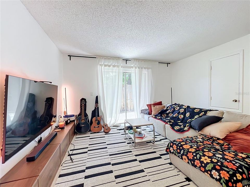 Active With Contract: $1,139,000 (12 beds, 0 baths, 5766 Square Feet)