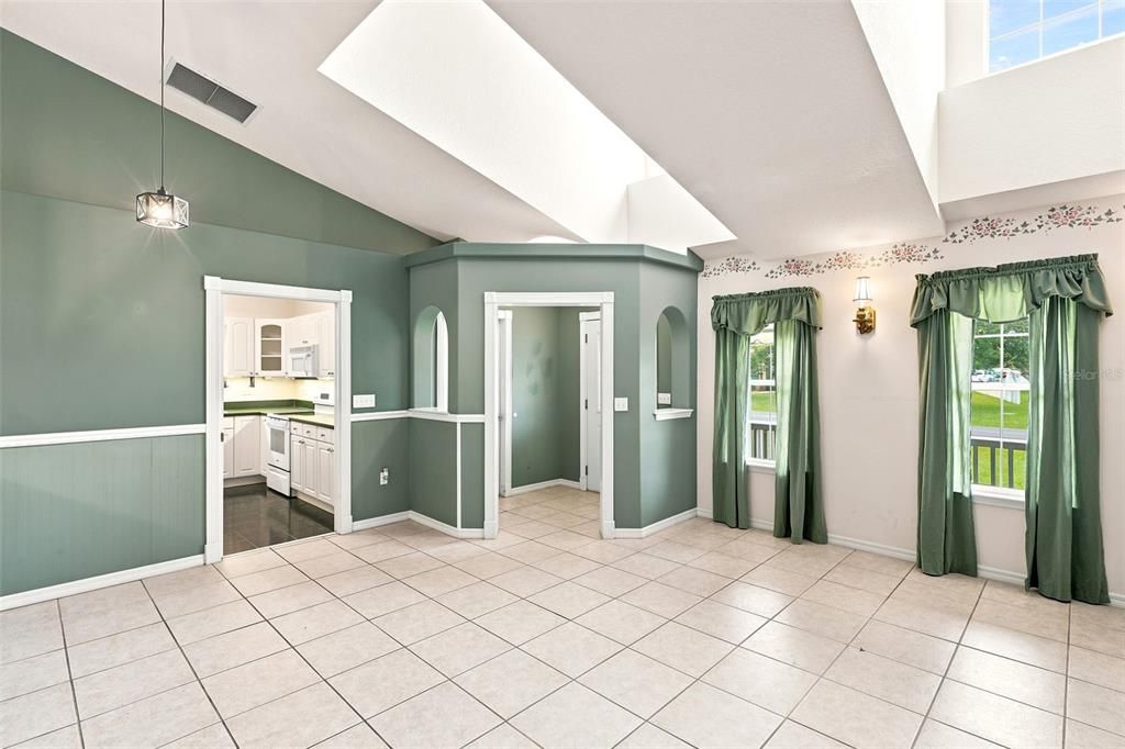 En Venta: $266,900 (3 camas, 2 baños, 1799 Pies cuadrados)