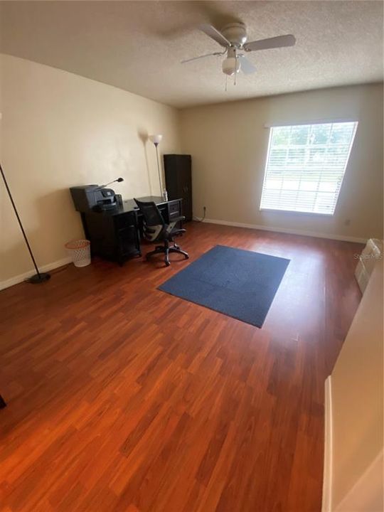 For Rent: $2,000 (3 beds, 2 baths, 1368 Square Feet)