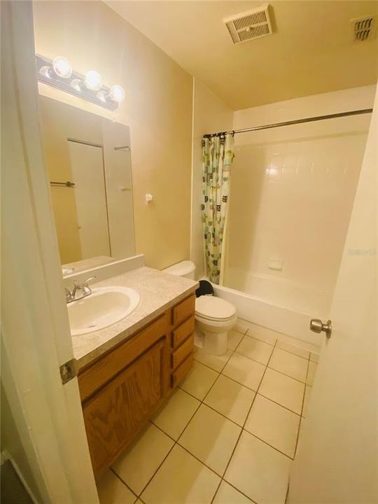 For Rent: $2,000 (3 beds, 2 baths, 1368 Square Feet)
