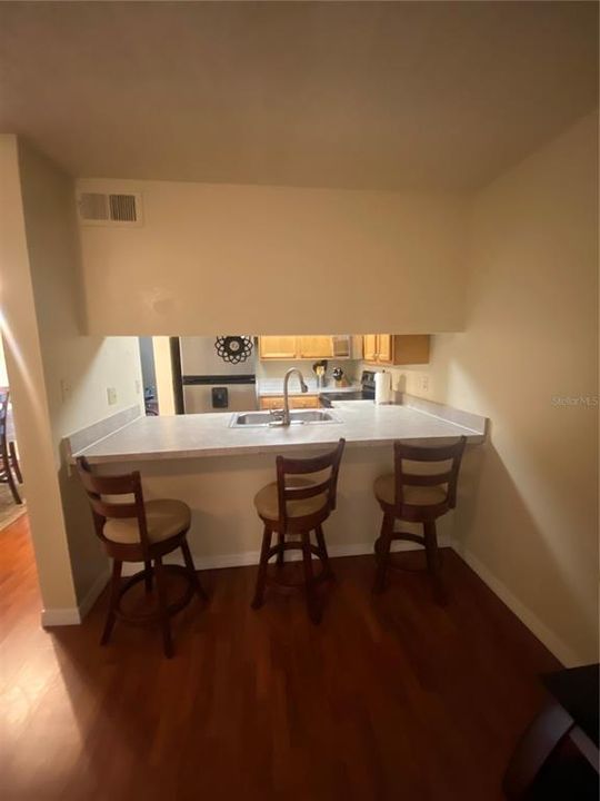 For Rent: $2,000 (3 beds, 2 baths, 1368 Square Feet)