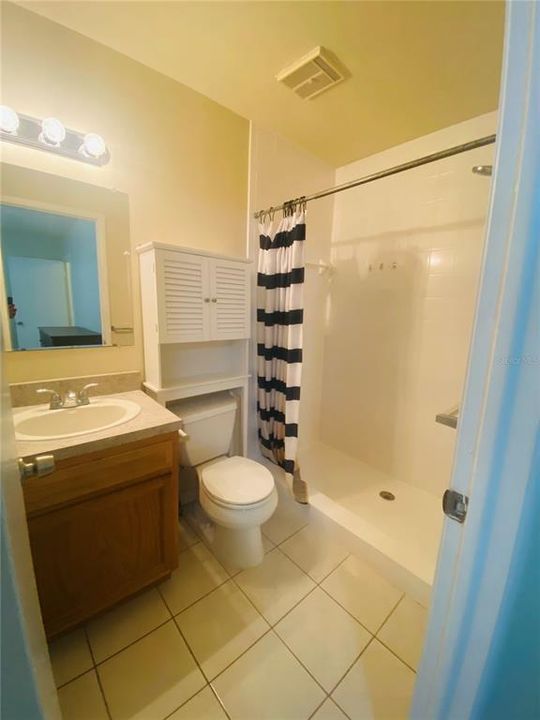 For Rent: $2,000 (3 beds, 2 baths, 1368 Square Feet)