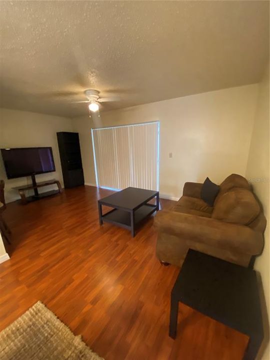 For Rent: $2,000 (3 beds, 2 baths, 1368 Square Feet)