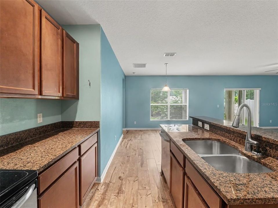 En Venta: $350,000 (3 camas, 2 baños, 1690 Pies cuadrados)