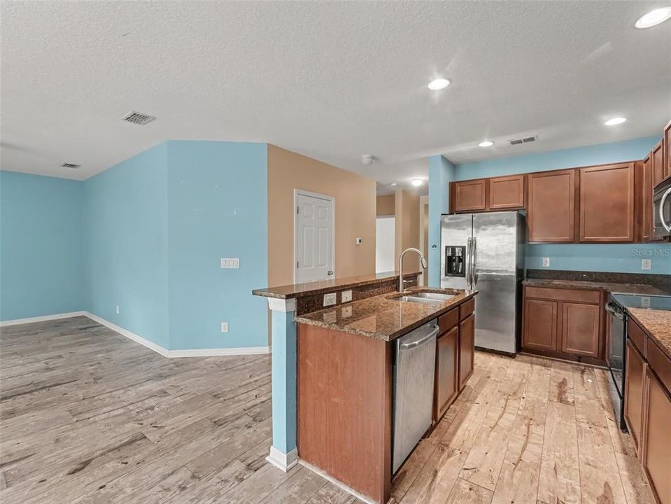 En Venta: $350,000 (3 camas, 2 baños, 1690 Pies cuadrados)