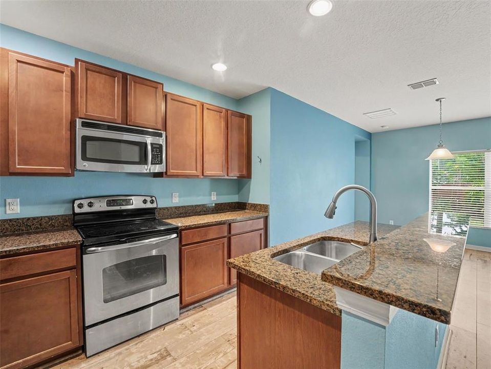En Venta: $350,000 (3 camas, 2 baños, 1690 Pies cuadrados)