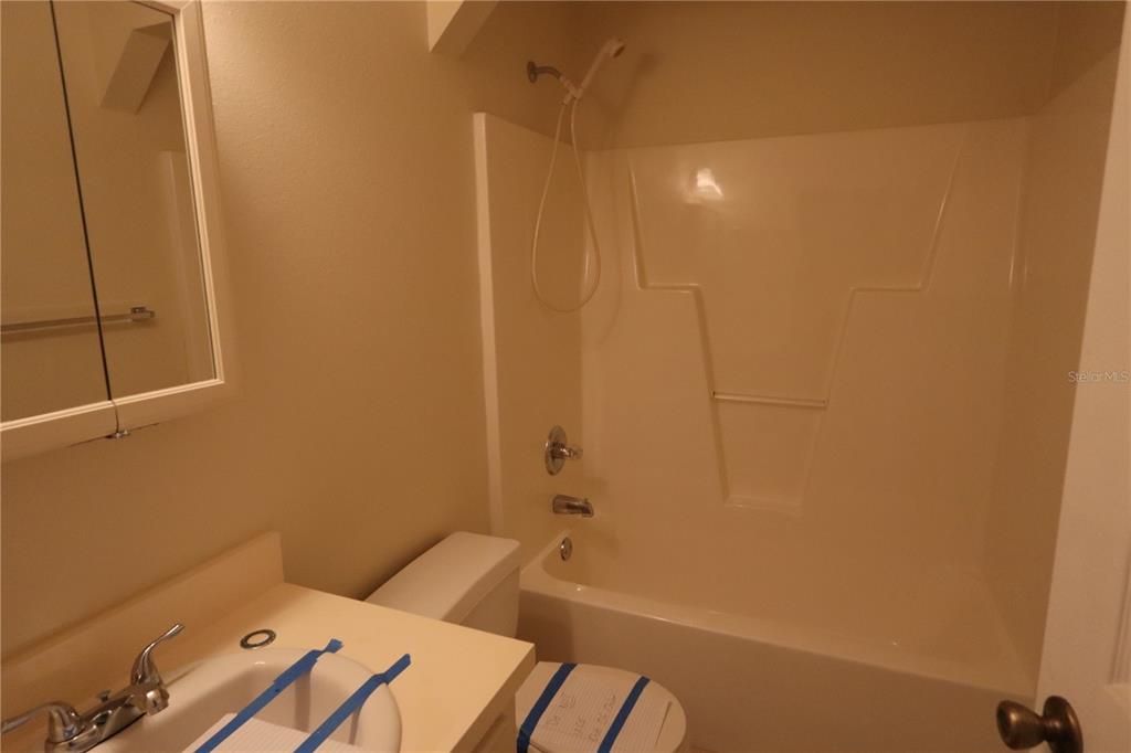 En Venta: $187,000 (3 camas, 2 baños, 1220 Pies cuadrados)