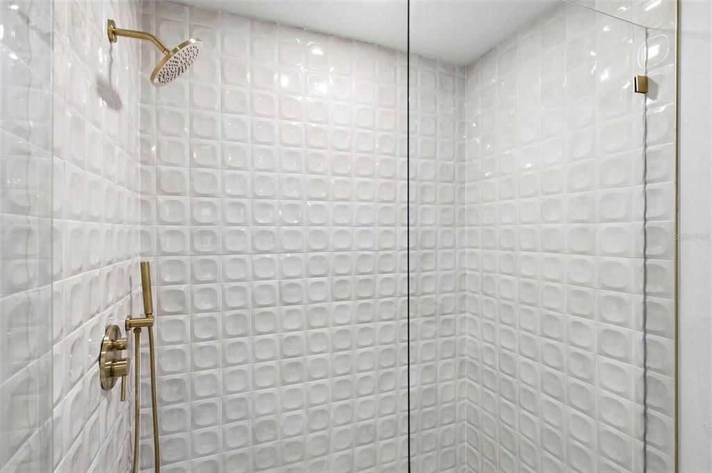 Activo con contrato: $479,000 (3 camas, 2 baños, 1964 Pies cuadrados)