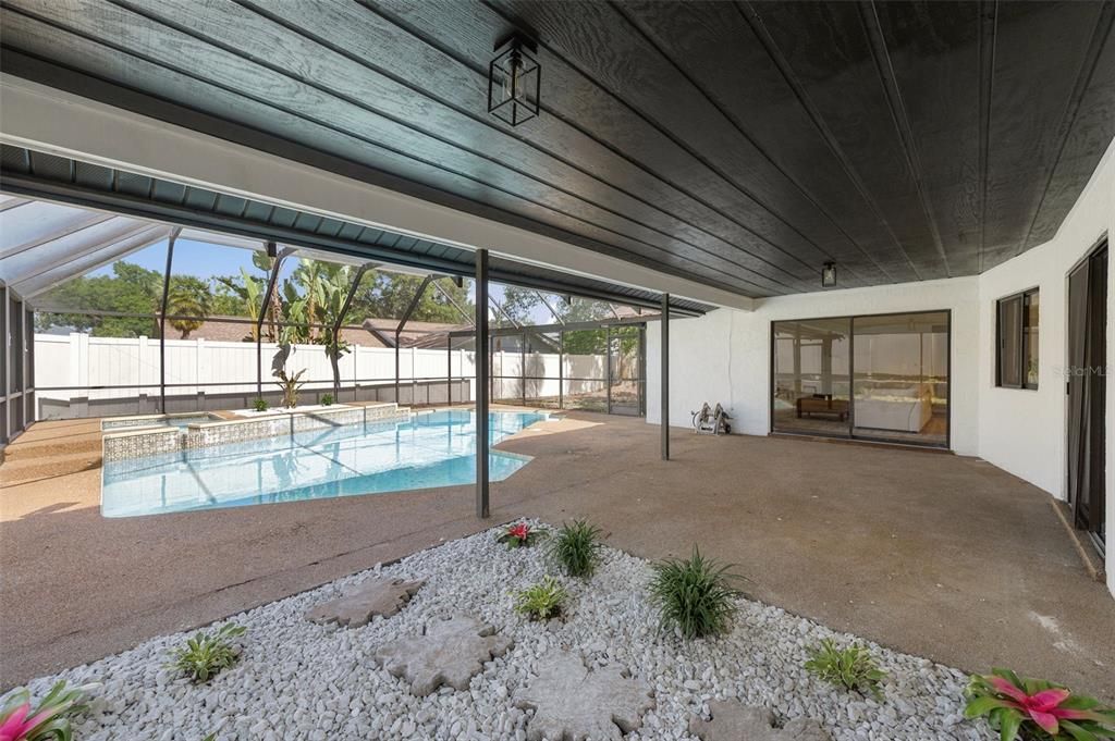 Activo con contrato: $479,000 (3 camas, 2 baños, 1964 Pies cuadrados)