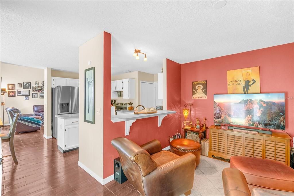 На продажу: $394,999 (3 спален, 2 ванн, 1403 Квадратных фут)