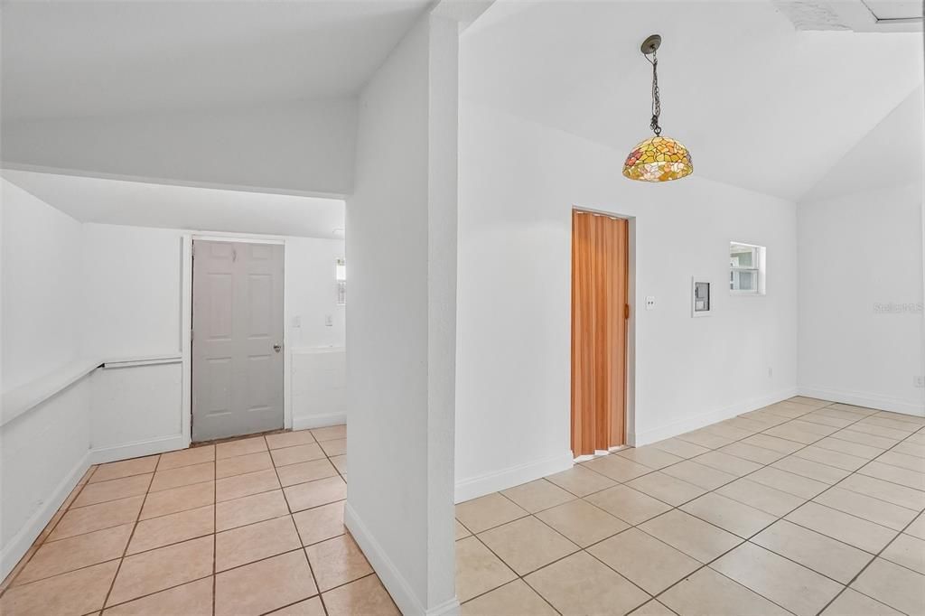 На продажу: $334,900 (4 спален, 2 ванн, 1444 Квадратных фут)