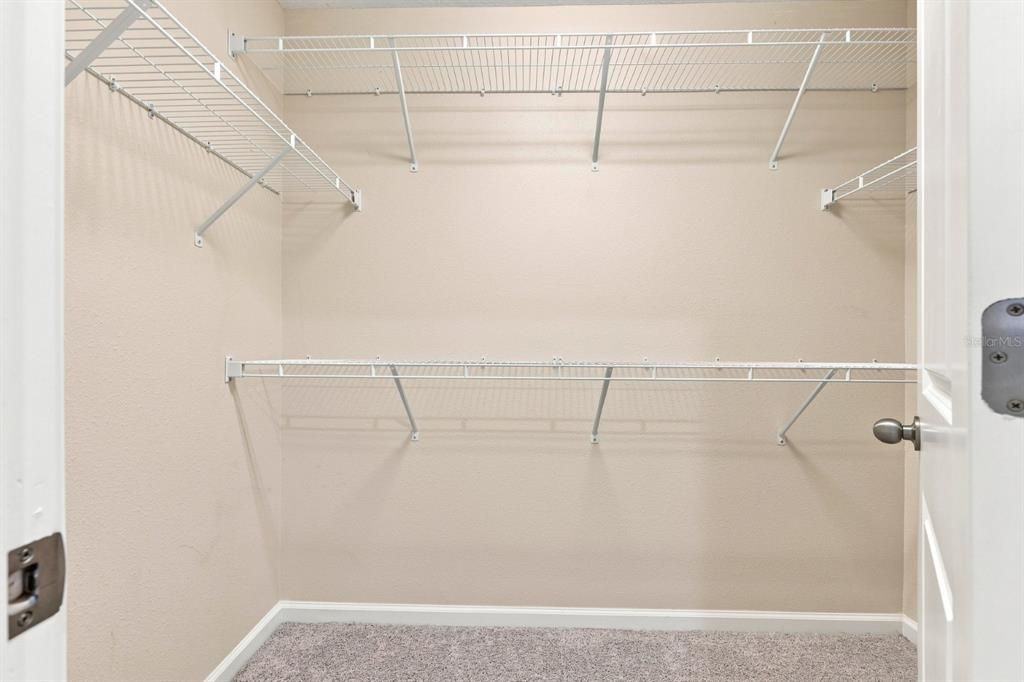 En Venta: $559,900 (4 camas, 2 baños, 3047 Pies cuadrados)