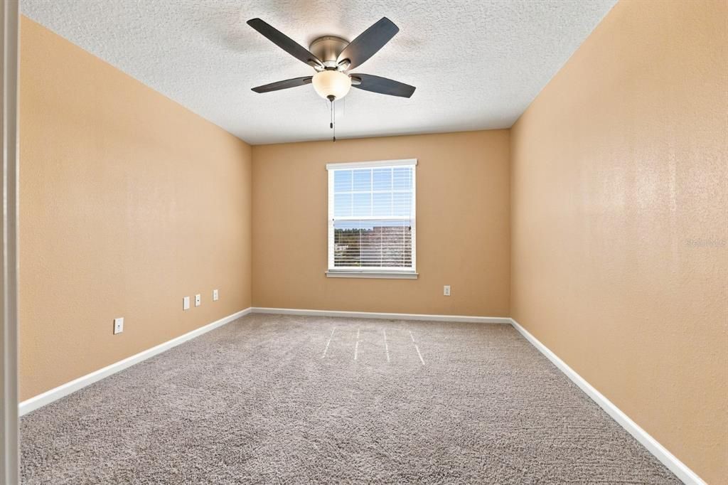 En Venta: $559,900 (4 camas, 2 baños, 3047 Pies cuadrados)