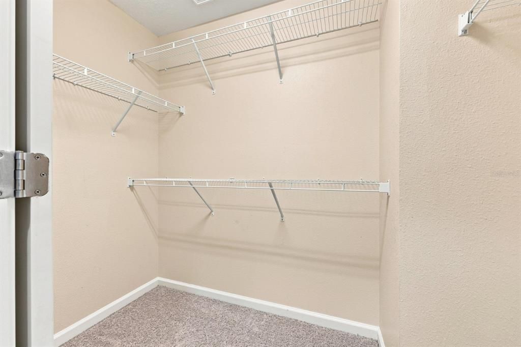 En Venta: $559,900 (4 camas, 2 baños, 3047 Pies cuadrados)