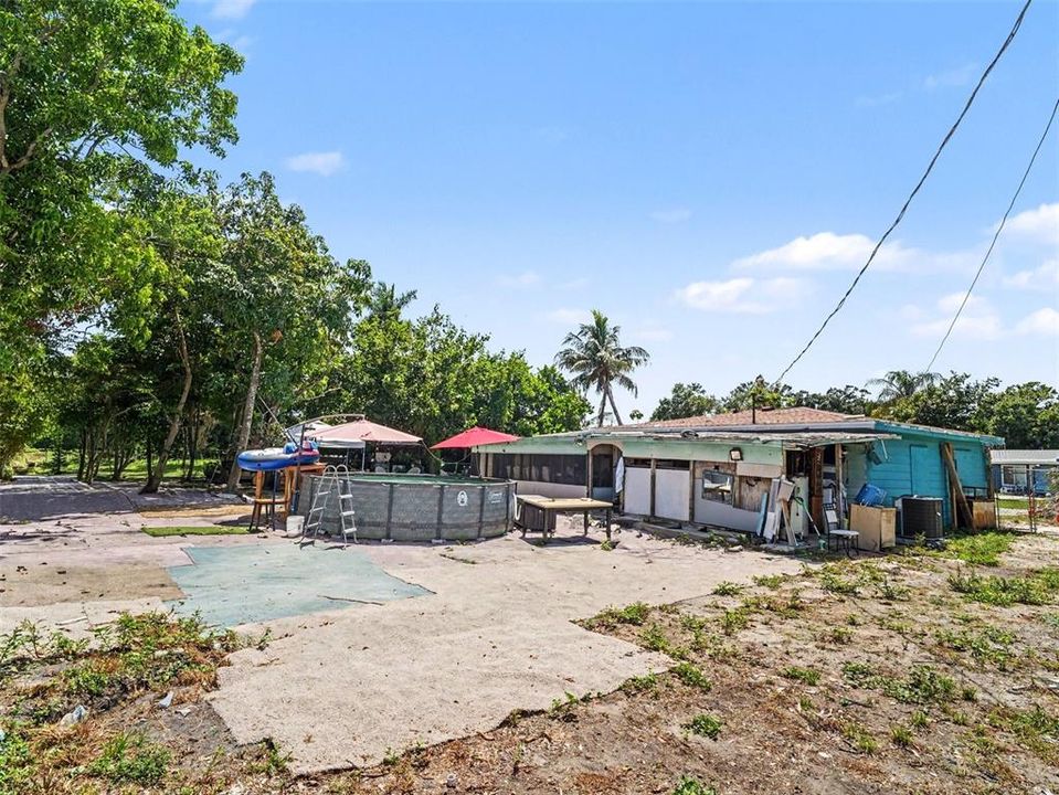 На продажу: $299,999 (3 спален, 2 ванн, 1575 Квадратных фут)