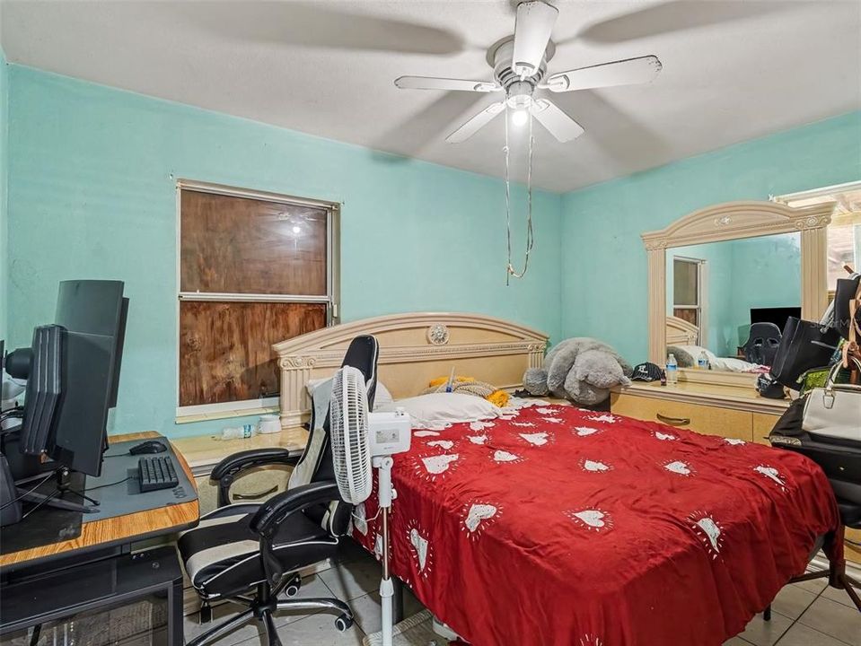 На продажу: $299,999 (3 спален, 2 ванн, 1575 Квадратных фут)