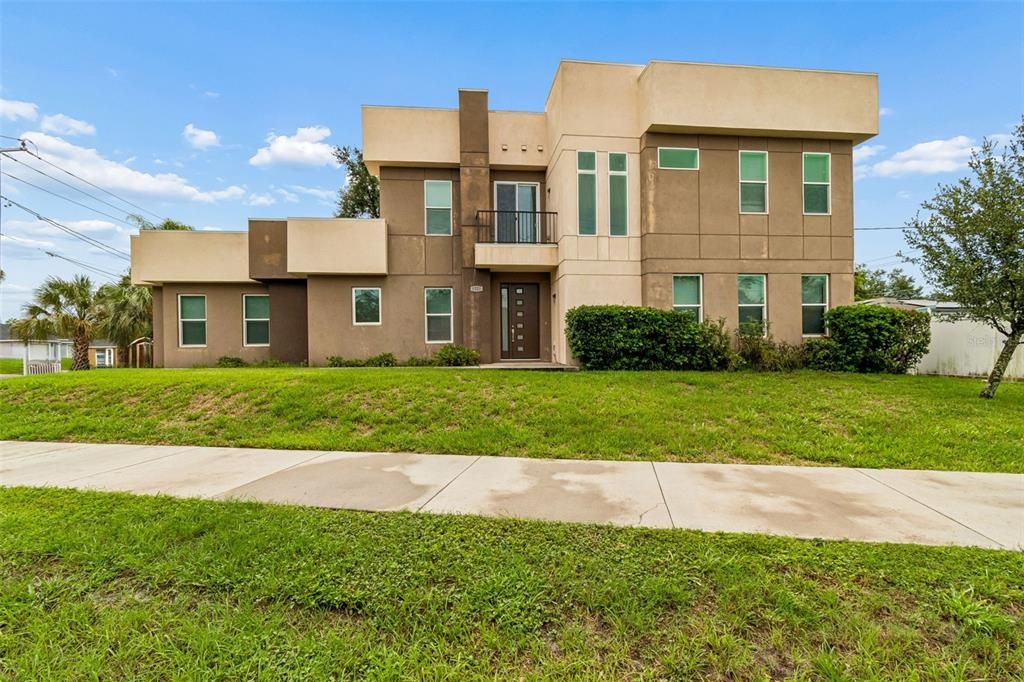 En Venta: $584,500 (3 camas, 3 baños, 2593 Pies cuadrados)
