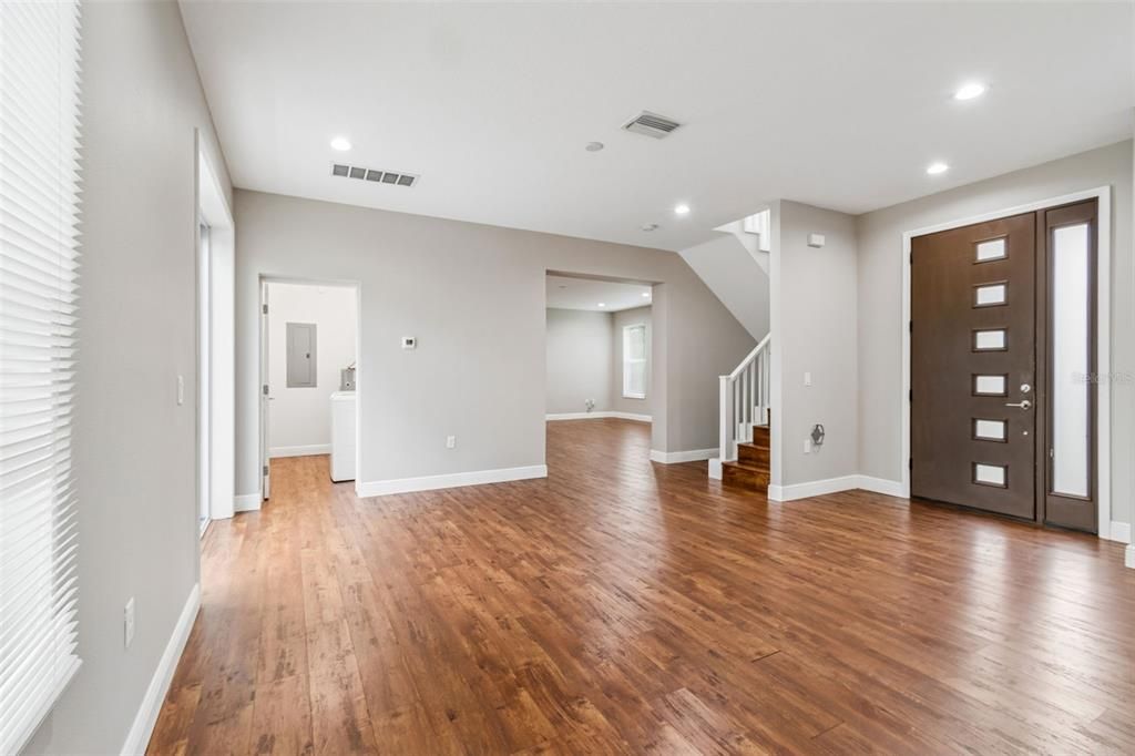 En Venta: $584,500 (3 camas, 3 baños, 2593 Pies cuadrados)
